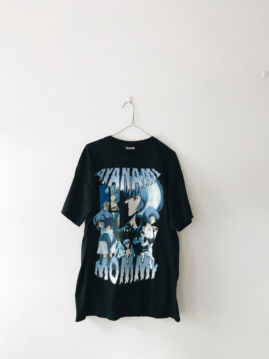AYANAMI MOMMY TEE
